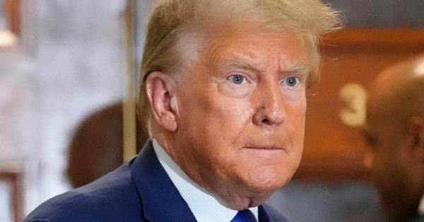 特朗普突然被叫到证人席，再次违反禁言令被罚款