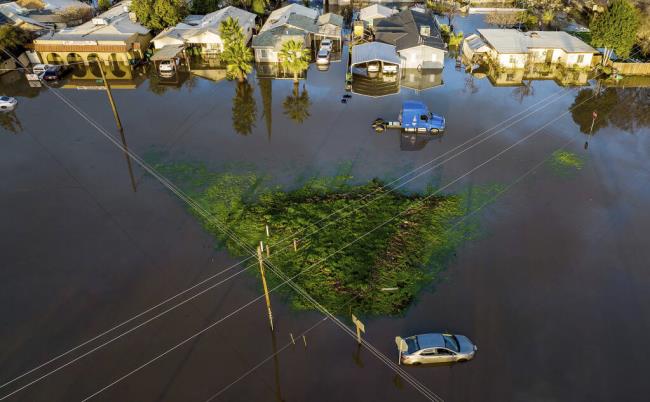 加州洪灾受害者起诉政府机构“可预防的灾难”