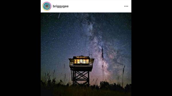 外屋、驮骡和风景：tiktok展示了火灾了望员的样子